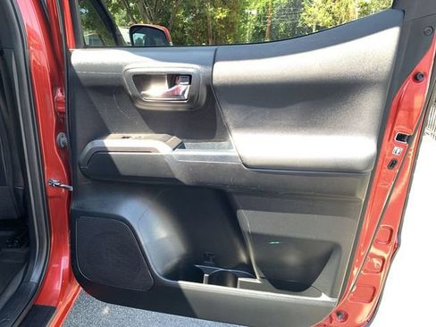 Used 2017 Toyota Tacoma TRD Pro AWD/4WD image 11