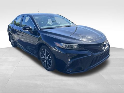 Used 2024 Toyota Camry SE FWD image 7