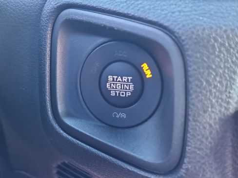 Used 2024 Jeep Wrangler Sport AWD/4WD image 32