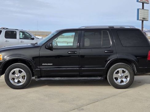 Used 2004 Ford Explorer Limited image 2