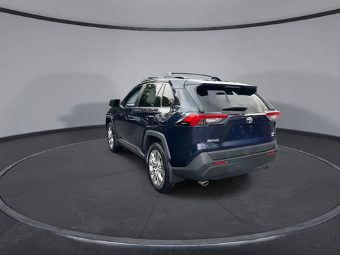 Used 2019 Toyota RAV4 XLE Premium w/ Cold Weather Package AWD/4WD image 6