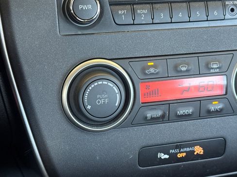 Used 2015 Nissan Leaf S w/ Charge Package FWD image 28