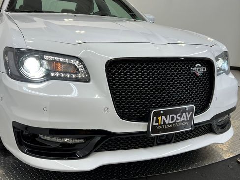 Certified 2023 Chrysler 300 C image 3