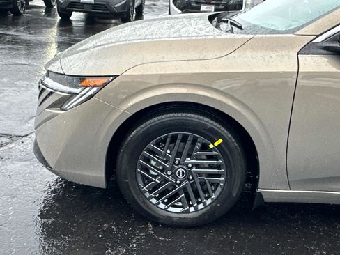 New 2026 Nissan Sentra SV w/ SV Convenience Package FWD image 7