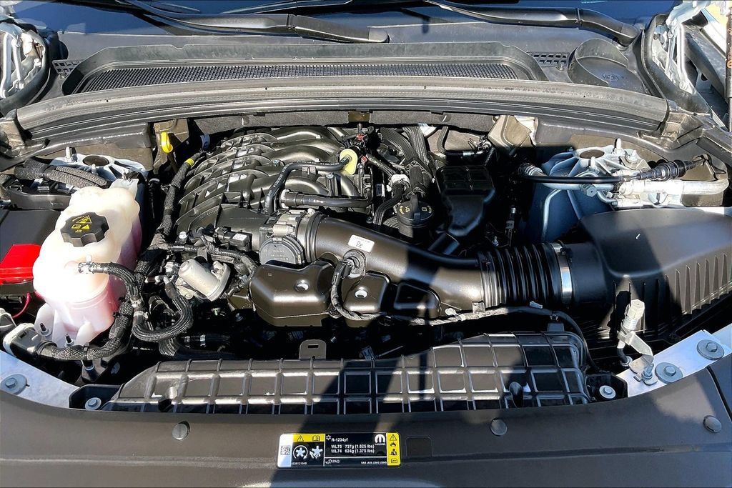 Used 2025 Jeep Grand Cherokee Laredo X RWD image 9