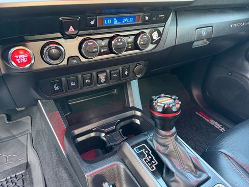 Used 2021 Toyota Tacoma TRD Pro AWD/4WD image 32