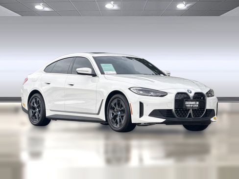 Used 2022 BMW i4 eDrive40 w/ Premium Package image 6