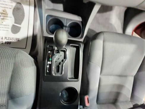 Used 2011 Toyota Tacoma Base image 9