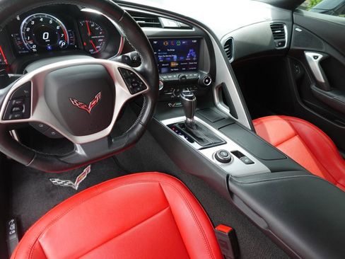 Used 2019 Chevrolet Corvette Stingray Coupe w/ 1LT RWD image 14