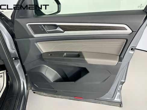 Used 2022 Volkswagen Atlas SE image 37