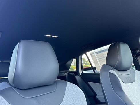 New 2026 Volkswagen ID.4 Pro image 16