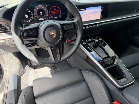 Used 2025 Porsche 911 Carrera S RWD image 19