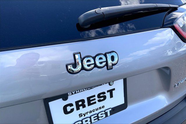 Used 2019 Jeep Cherokee Limited w/ Luxury Group AWD/4WD image 29