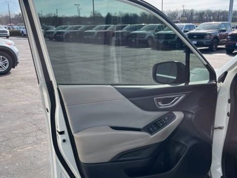 Used 2021 Subaru Forester Premium image 32