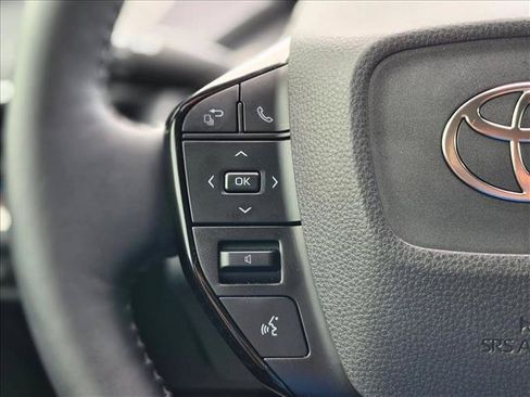 Used 2026 Toyota Prius XLE FWD image 14