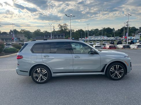 Used 2025 BMW X7 M60i AWD/4WD image 6