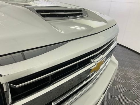 Used 2019 Chevrolet Silverado 2500 High Country w/ Duramax Plus Package image 12