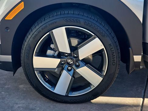 Used 2024 Hyundai Santa Fe Limited image 38