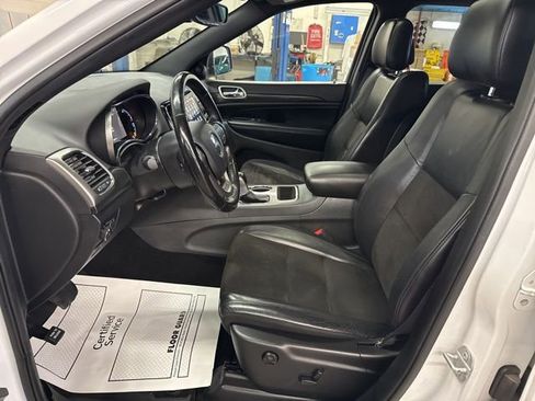 Used 2020 Jeep Grand Cherokee Altitude image 11