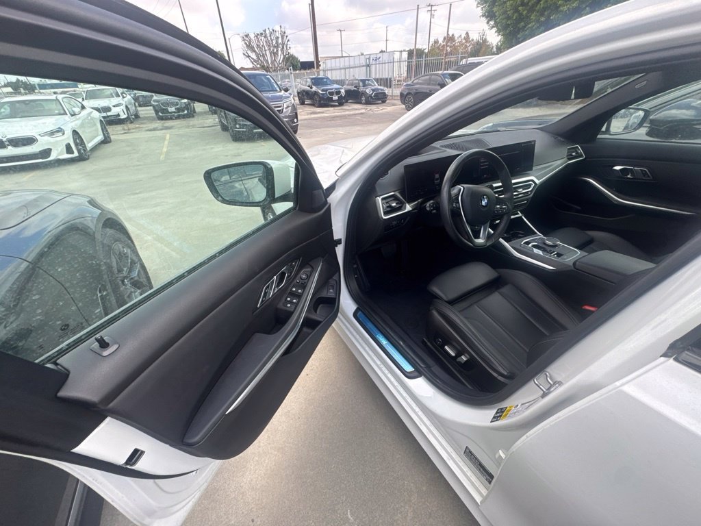 Used 2023 BMW 330i xDrive Sedan w/ Premium Package AWD/4WD image 13