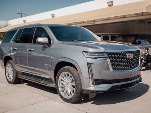 Used 2021 Cadillac Escalade Premium Luxury w/ Performance Package AWD/4WD image 2