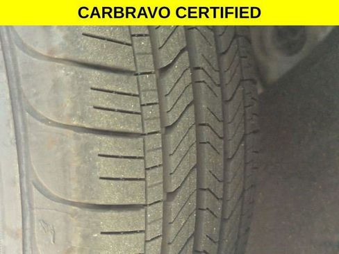 Certified 2023 Chevrolet Traverse LT FWD image 6