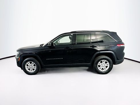 Used 2023 Jeep Grand Cherokee Laredo RWD image 4