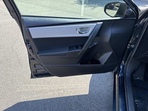 Used 2018 Toyota Corolla LE FWD image 13