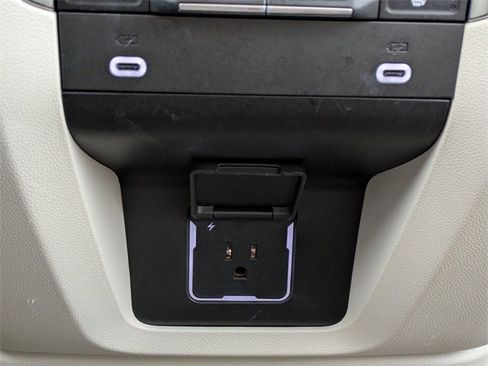 Used 2022 GMC Yukon Denali image 17