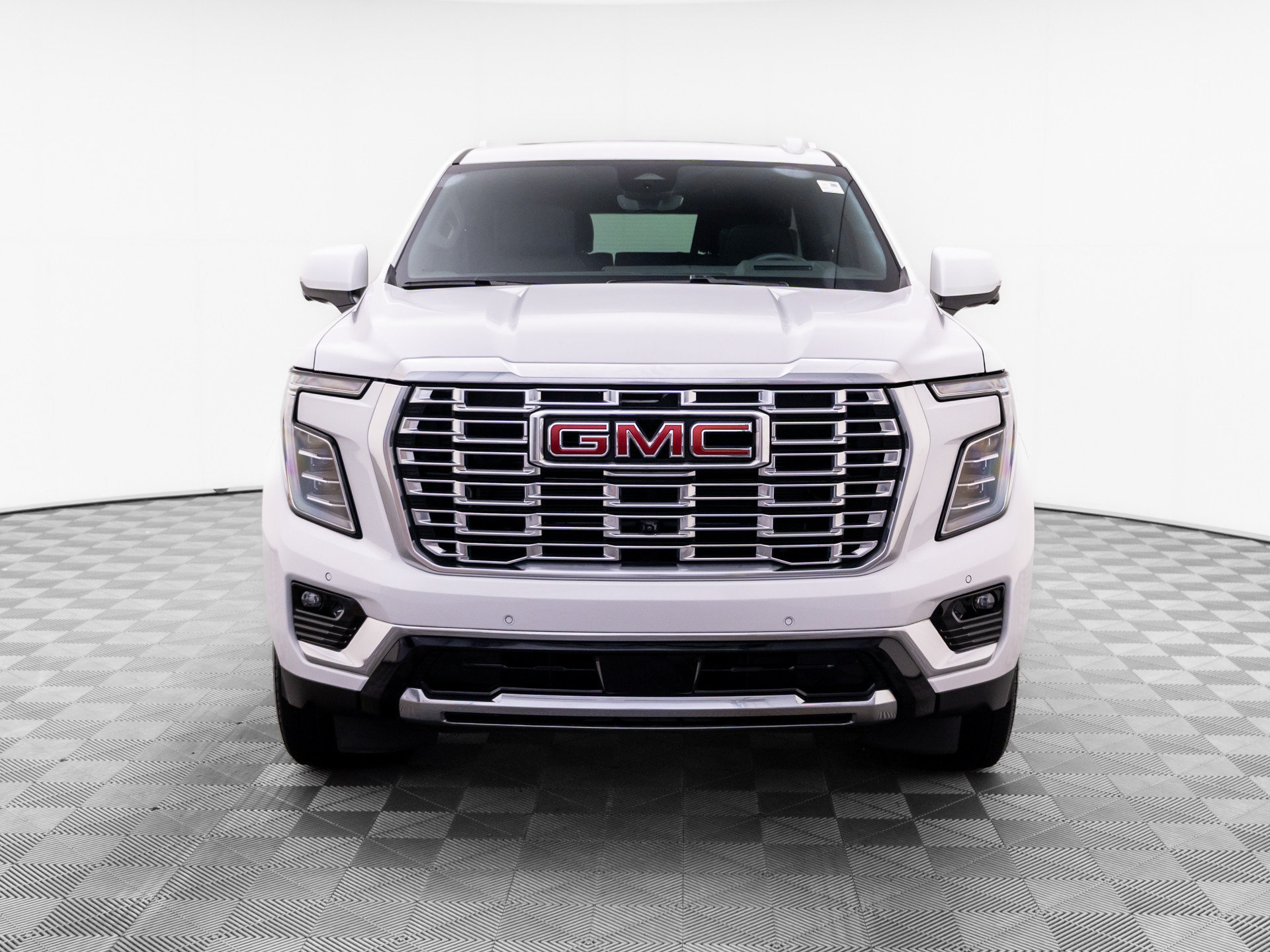 Used 2025 GMC Yukon XL Denali w/ Denali Reserve Package AWD/4WD image 8