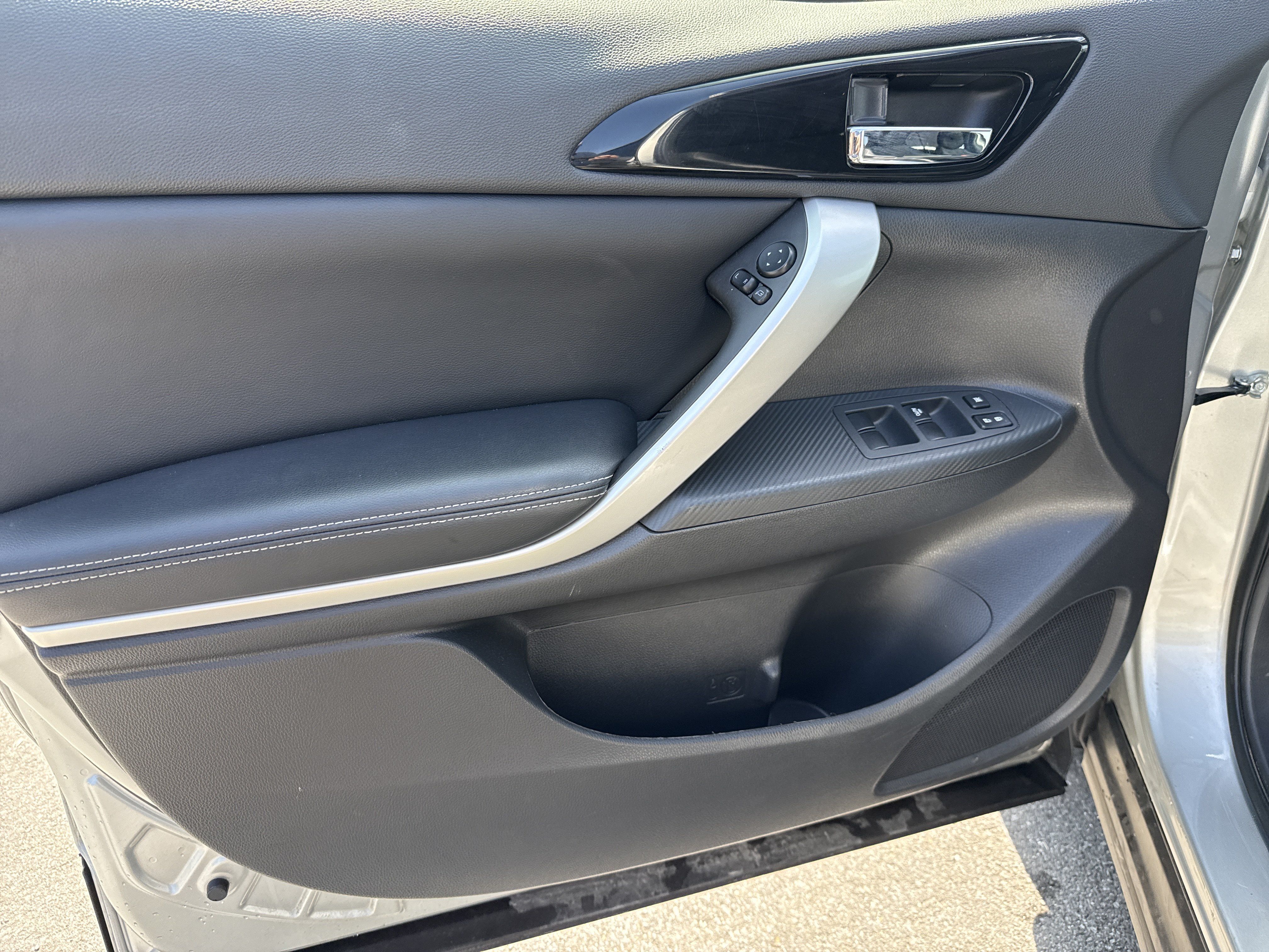 Used 2025 Mitsubishi Eclipse Cross SE AWD/4WD image 15