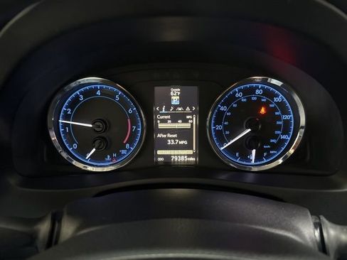 Used 2019 Toyota Corolla XLE w/ Carpet Mat Package (TMS) image 18