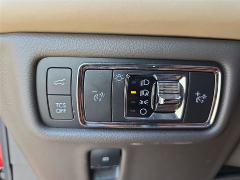 Used 2021 Lincoln Nautilus Reserve image 24