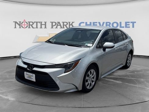 Used 2024 Toyota Corolla LE FWD image 1