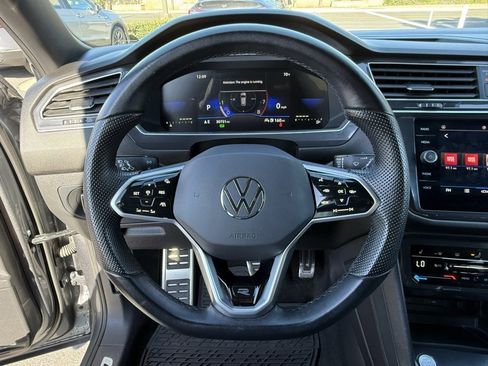 Used 2024 Volkswagen Tiguan SE R-Line image 15