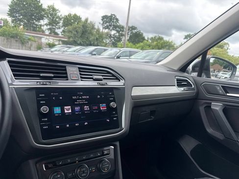 Used 2019 Volkswagen Tiguan SE w/ Panoramic Sunroof Package AWD/4WD image 9