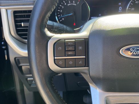 Used 2022 Ford Expedition Max XLT image 30