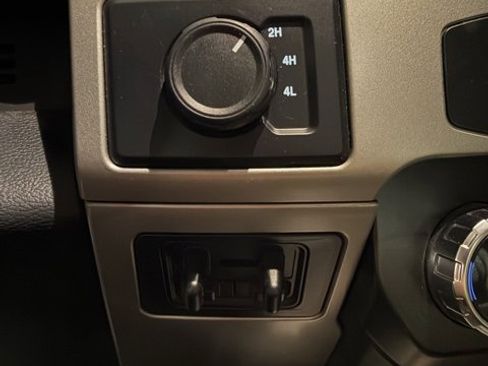 Used 2022 Ford F350 Lariat w/ Lariat Value Package image 21