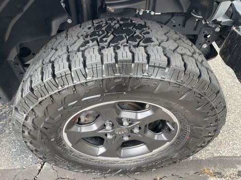 Used 2023 Jeep Gladiator Rubicon w/ Trailer Tow Package image 17