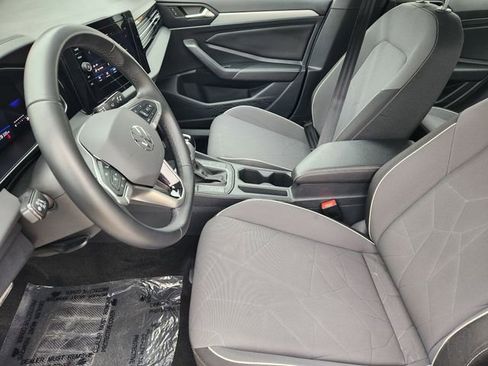 Used 2025 Volkswagen Jetta Sport FWD image 4