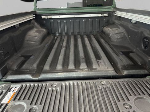 Used 2024 Nissan Frontier SV w/ SV Convenience Package image 13