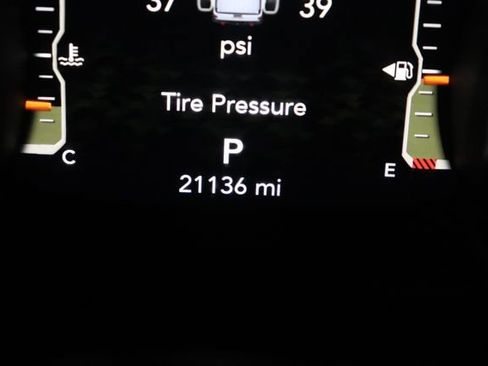 Used 2023 Jeep Gladiator Rubicon AWD/4WD image 16