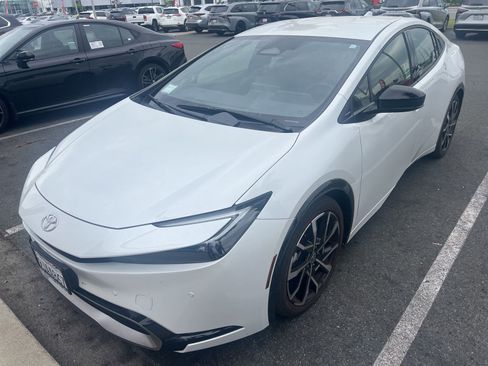 Used 2023 Toyota Prius Prime image 2