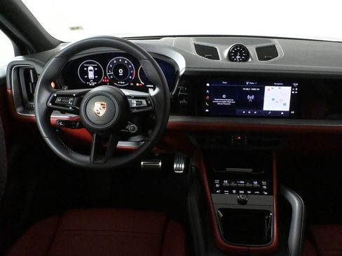 Used 2026 Porsche Cayenne S AWD/4WD image 17