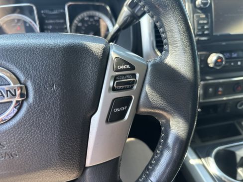 Used 2016 Nissan Titan PRO-4X w/ Pro-4x Convenience Package AWD/4WD image 27