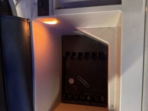 Used 2002 Cadillac Escalade EXT image 32