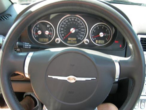 Used 2005 Chrysler Crossfire Convertible image 4