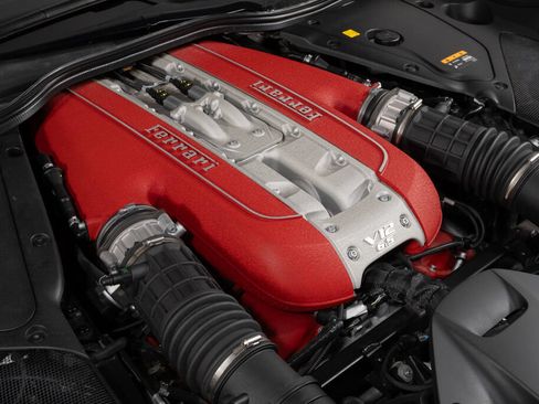 Used 2019 Ferrari 812 Superfast RWD image 22