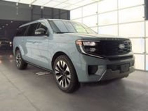 Used 2025 Ford Expedition Max Platinum w/ Driver's Package AWD/4WD image 18