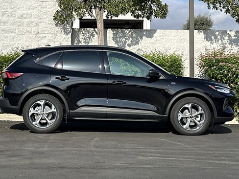 New 2025 Ford Escape ST-Line w/ Equipment Group 301A image 3